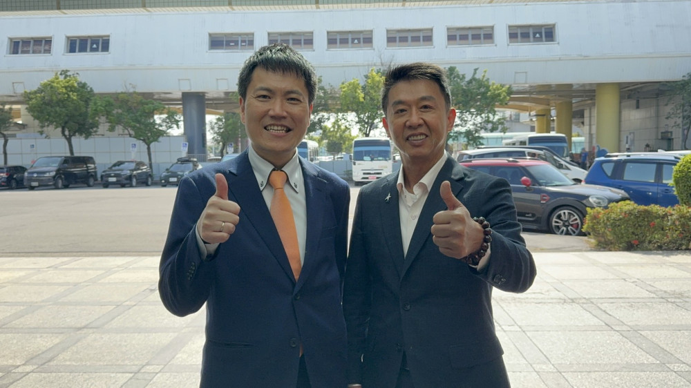 捷星日本高雄成田首航！陳其邁、許智傑共推24小時國際機場