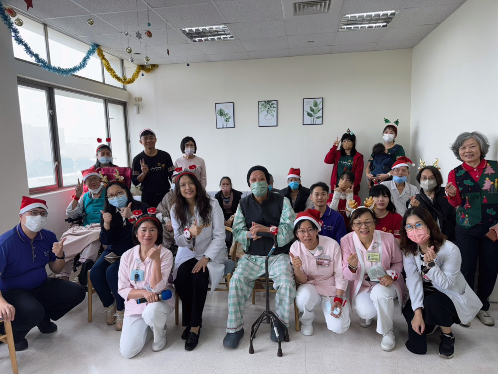 高榮南院安寧病房聖誕音樂會以樂傳愛 溫馨最美的禮物