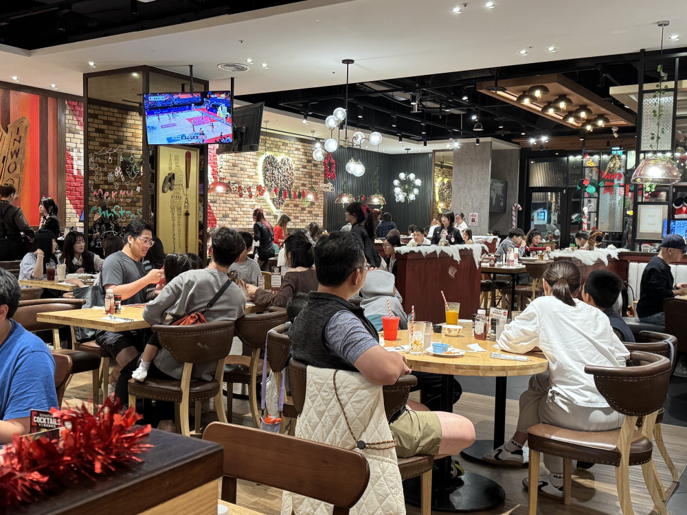 SKM Park Outlets高雄草衙聖誕跨年尾牙三合一  60萬人潮嗨翻天