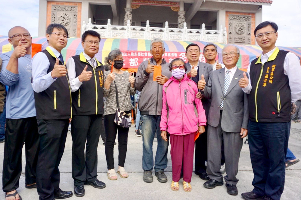 侯永都基金會第 15 年冬令慰問 2383 名台南鄉親獲暖冬扶持