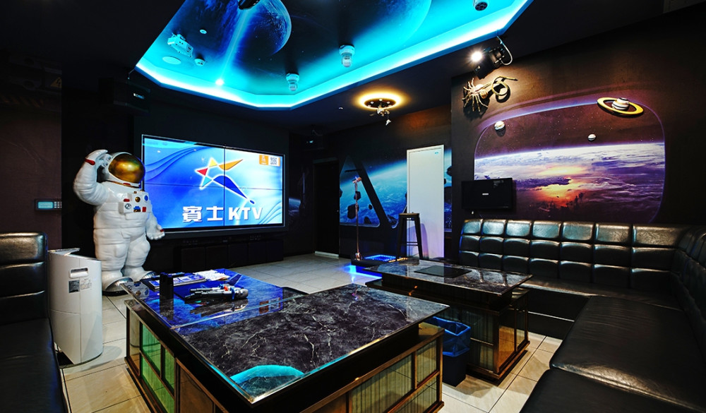 揪團狂歡時刻！賓士KTV台南三店同步推出聖誕跨年優惠 多重驚喜等你拿