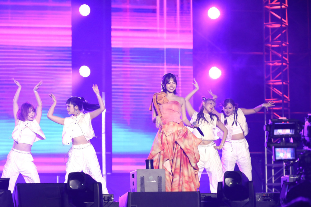 台南市長黃偉哲跨年開唱成收視奇兵！台南跨年轉播吸373萬人次收看 八三夭勇奪收視冠軍