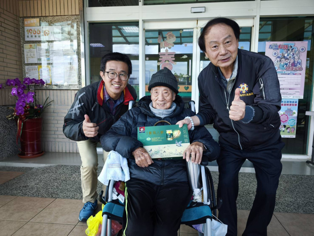 屏東榮服處寒冬送暖！恆春南門護理之家慰問榮民