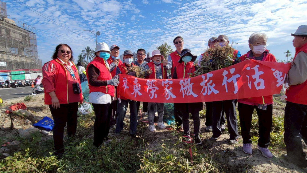 屏東榮家好事花生微旅行趣 樂齡住民享田野樂