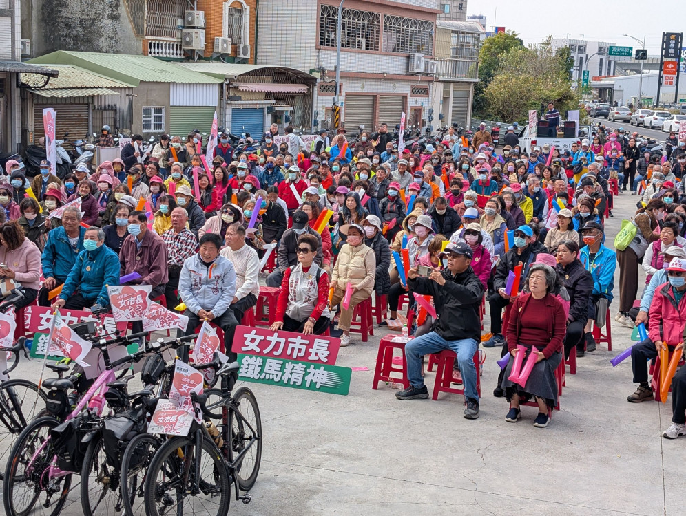 陳亭妃鐵馬前進善化永康五區 展現穩定民調領先實力：實幹才能贏信任