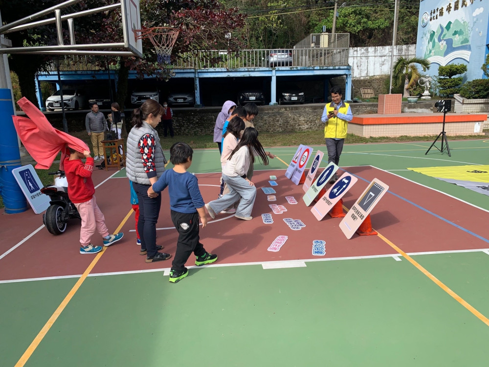 翻山越嶺送安全 麻豆監理站守護偏鄉學童用路平安