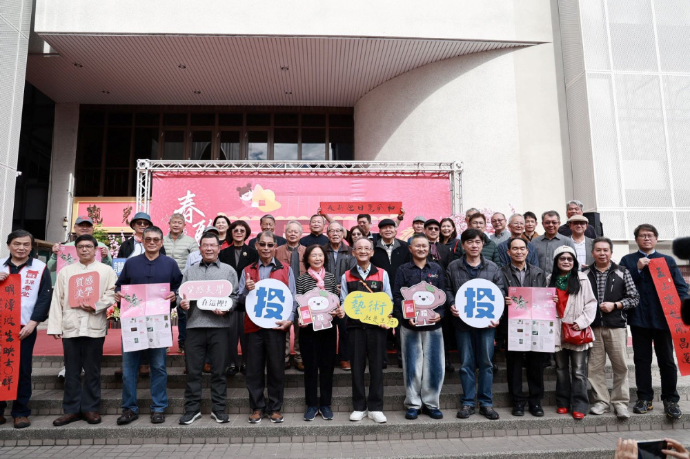 南投32位書法名家 現場揮毫送春聯