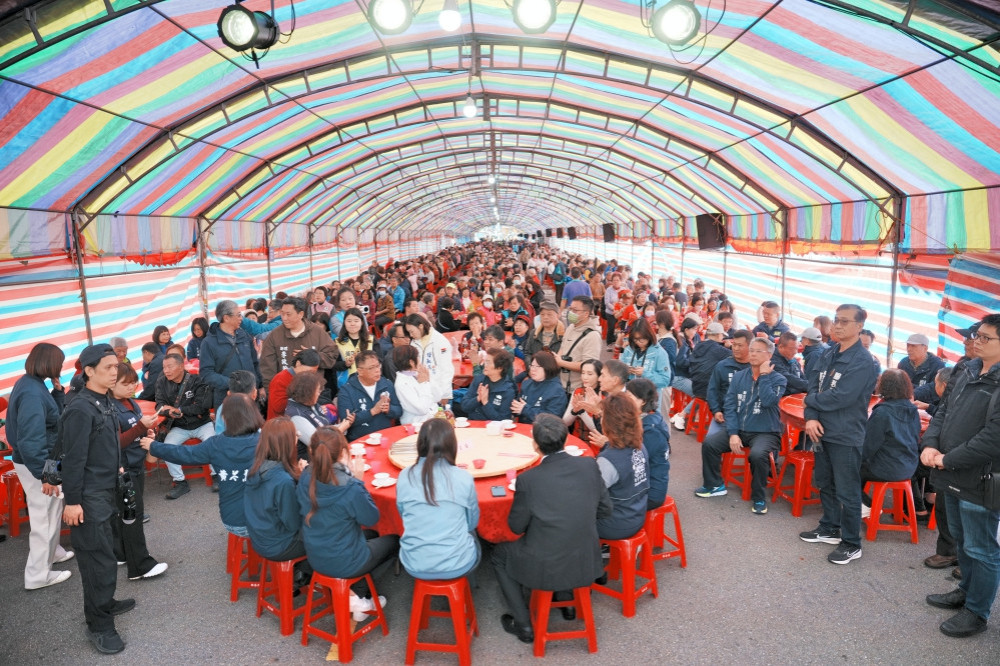 竹市⽵蓮寺「善念・⾏動」寒⼠尾牙宴　綿亙17年持續送暖共迎新春