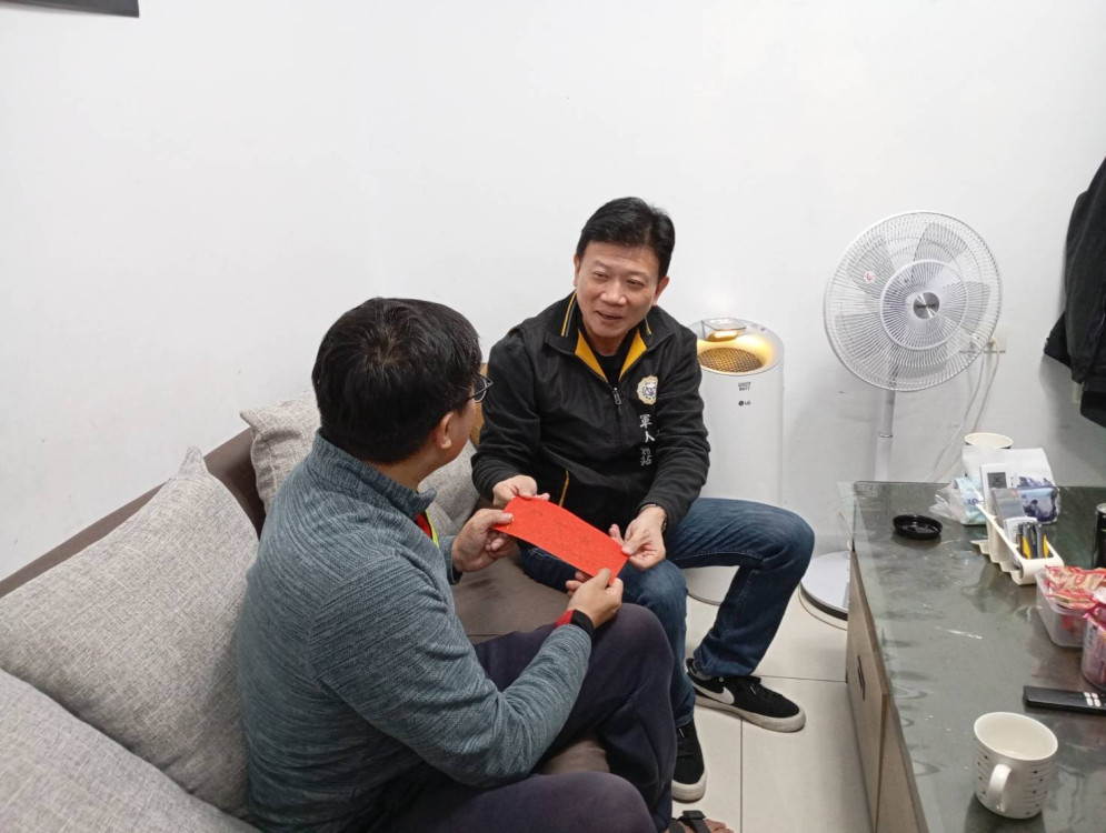 南市軍人服務站慰問住院士官長