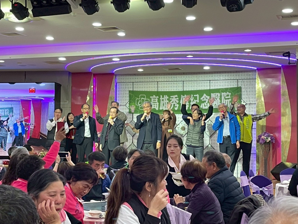高雄秀傳年末感恩夜！75志工8千小時暖心守護綻光芒
