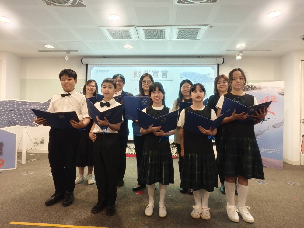 海保署新書《海邊的星星巨人》發表！用繪本帶孩子愛上海洋巨人