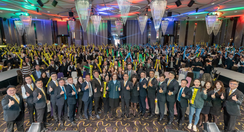 市場逆勢暖心犒賞 永慶四品牌台南尾牙匯聚1300位夥伴凝聚向心力