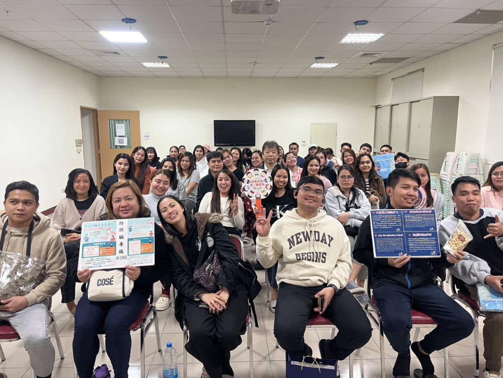  移民署南市第二服務站啟動歲末關懷 宣導法令反詐防疫護僑外人士