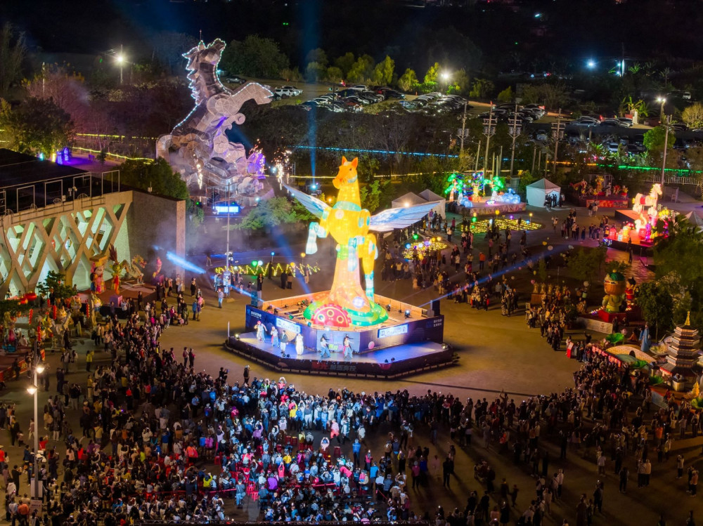 南投燈會情人節開幕  駿馬飛馬雙主燈破紀錄