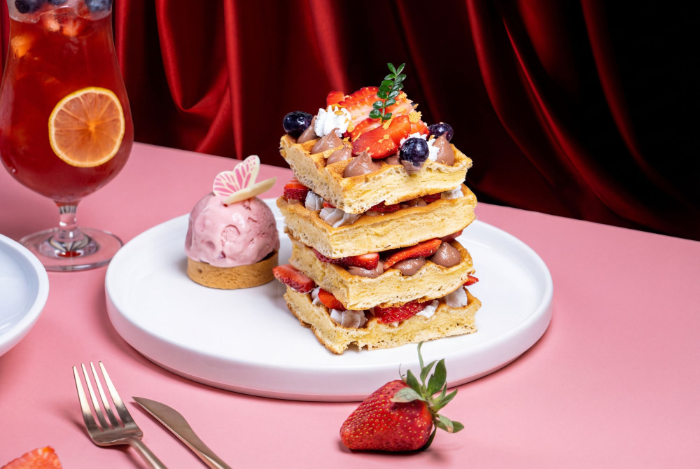 高雄萬豪酒店莓好時光！草莓季甜點、午茶粉嫩登場