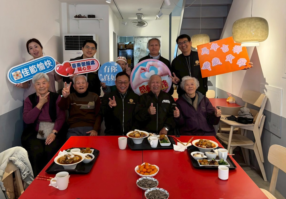 臺東榮服處池上關懷榮民眷 新春圍爐馬躍迎春