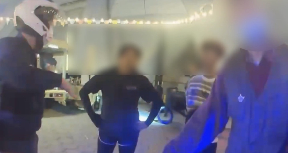 寵物犬互咬起衝突  鹽埕警迅速到場查處飼主糾紛