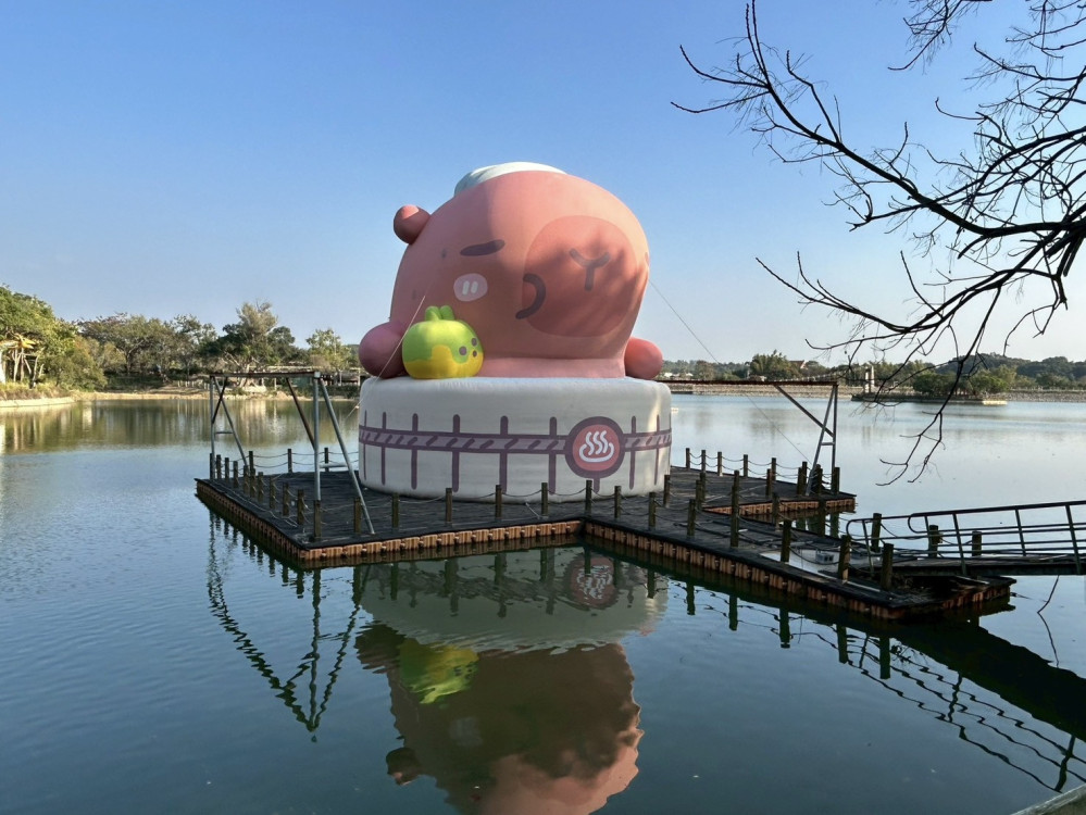  12公尺卡比胖拉氣偶現身台南虎頭埤 新春打卡必訪