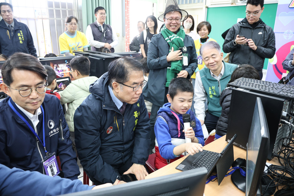 南市府×中華電信首辦寒假機器人營隊 培育科技素養未來世代