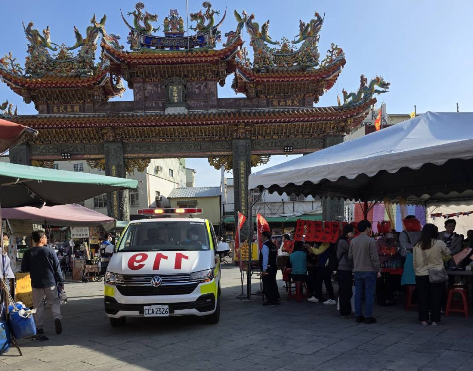 臨危不亂！安平開台天后宮信徒噎食昏倒，姜良諭醫師即時CPR急救化險為夷