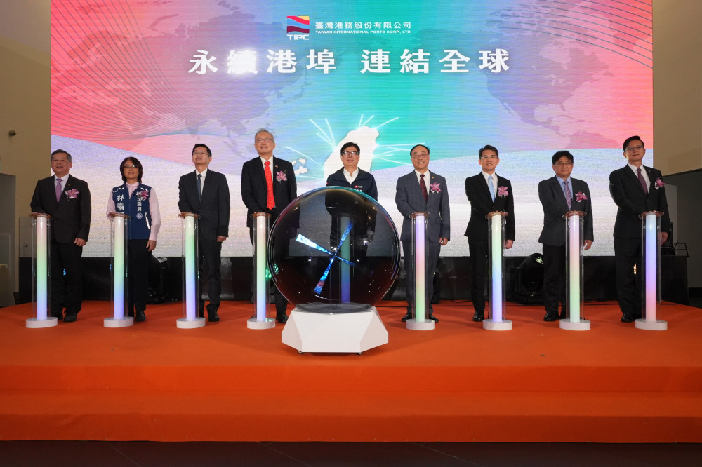 港務公司14歲了！金舫獎首頒特別獎 台菲港口開啟新時代