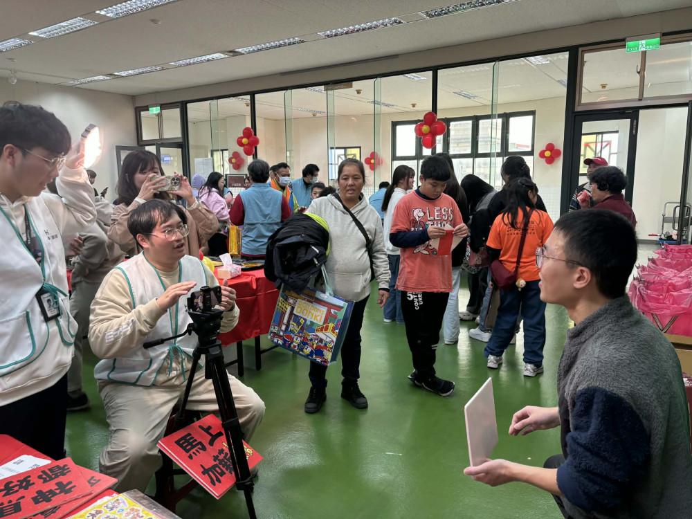 新北年味滿滿！鶯歌、三峽新春揮毫吸引百人參與　