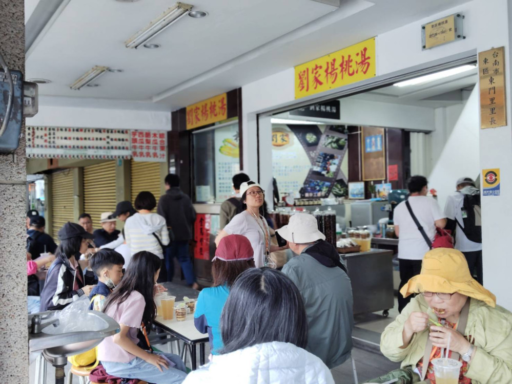 台南連地基都是甜的！東區「甜蜜美食散步」開跑 創意「吃土蛋糕」致敬糖業歷史
