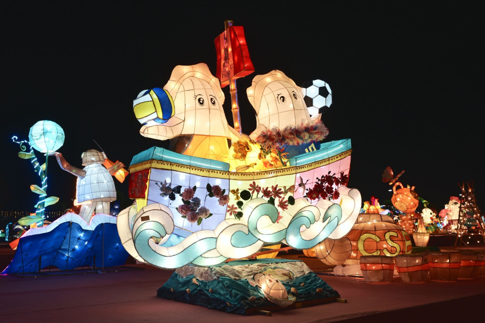 臺灣燈會在嘉義 全國花燈競賽東石國小「蚵寶」奪燈王