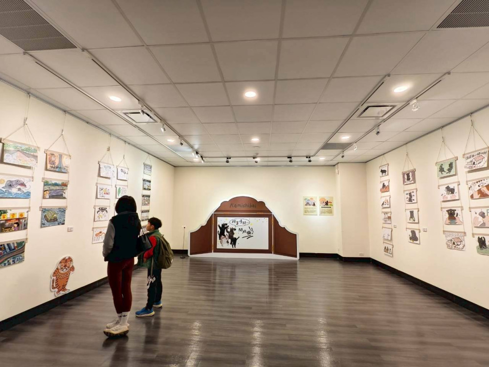 尋找《葉脈裡的光景》 葉曼玲、葉毓勻以繪本與紙芝居翻開新春扉頁