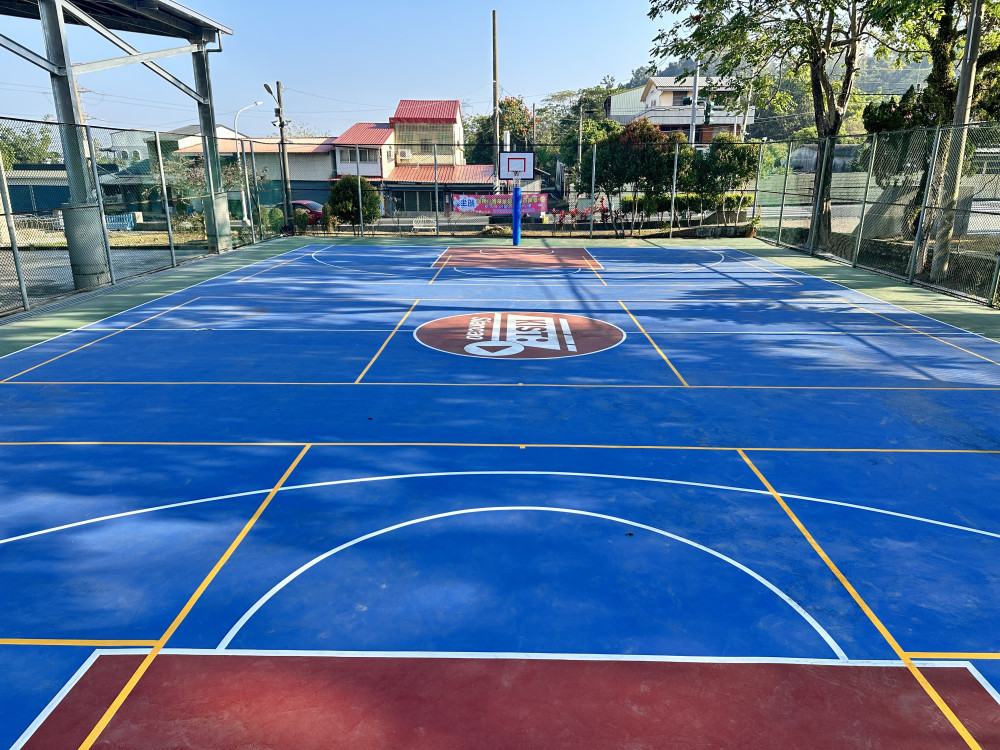 仙草實小戶外球場煥然一新！結合KIST美學改善地坪安全