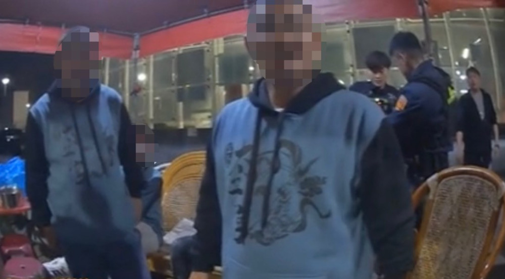 春節治安不打烊  鼓山警方查獲河川街廟前聚賭案