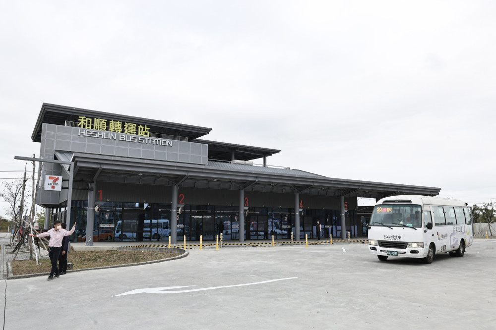 春節疏運啟動 南市籲搭大眾運輸安心走春