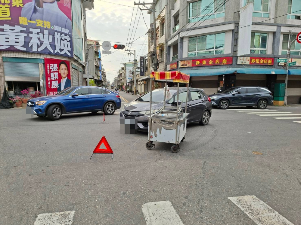 燕巢中華路口車禍  岡山警迅速到場雙方均遭舉發罰款