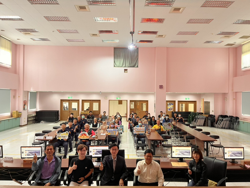 大型車事故防制新模式  前鎮警分局率先邀業者共商四大管理策略