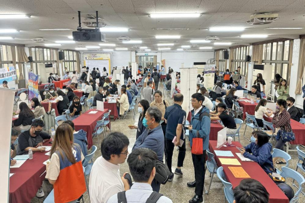 中高齡及婦女求職者看過來　竹科協力商徵才學經歷不拘且面試當場錄取