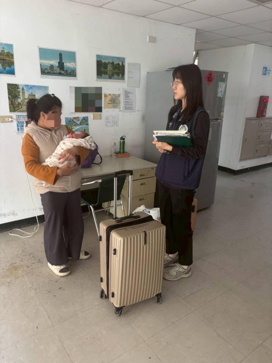 移民署臺南市專勤隊展現人道關懷 助印尼失聯移工母子平安返國
