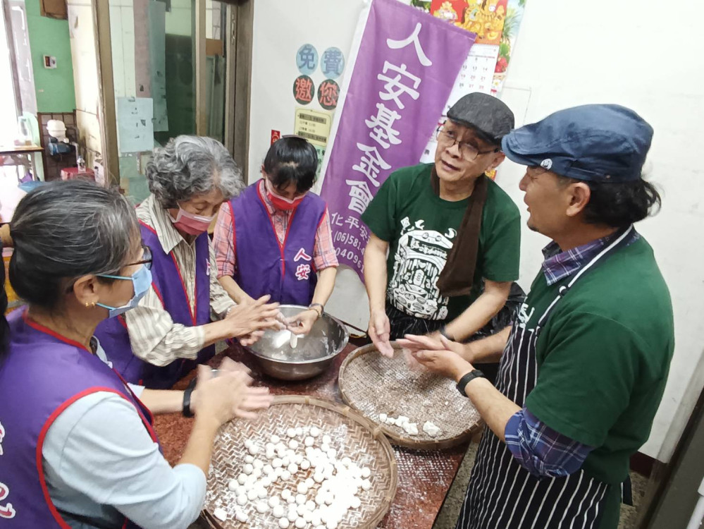「地瓜小農」生日獻愛心，元宵關懷弱勢群