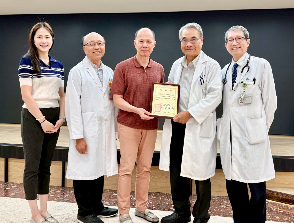 企業董座吳勝豐贈南市醫逾80萬元 支持安寧照護 