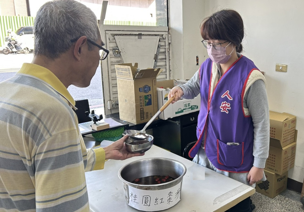 人安基金會春分送暖 關懷街頭寒士