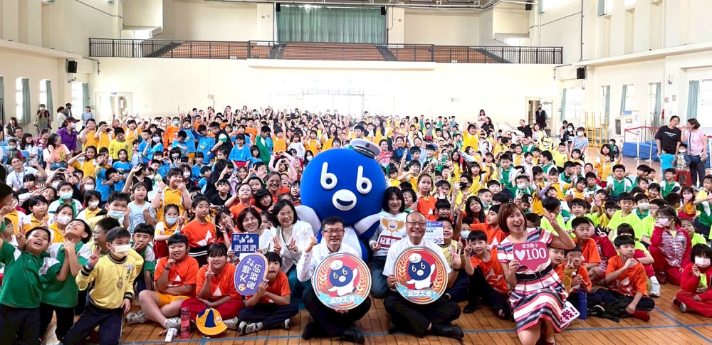 新北「淨零綠新北」落實到校園：減塑大使帶隊　學童淨街分類守護海洋