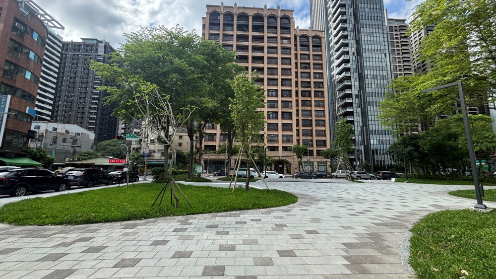 窄步道變綠色廊道！板橋第一運動場周邊升級獲景觀大獎肯定