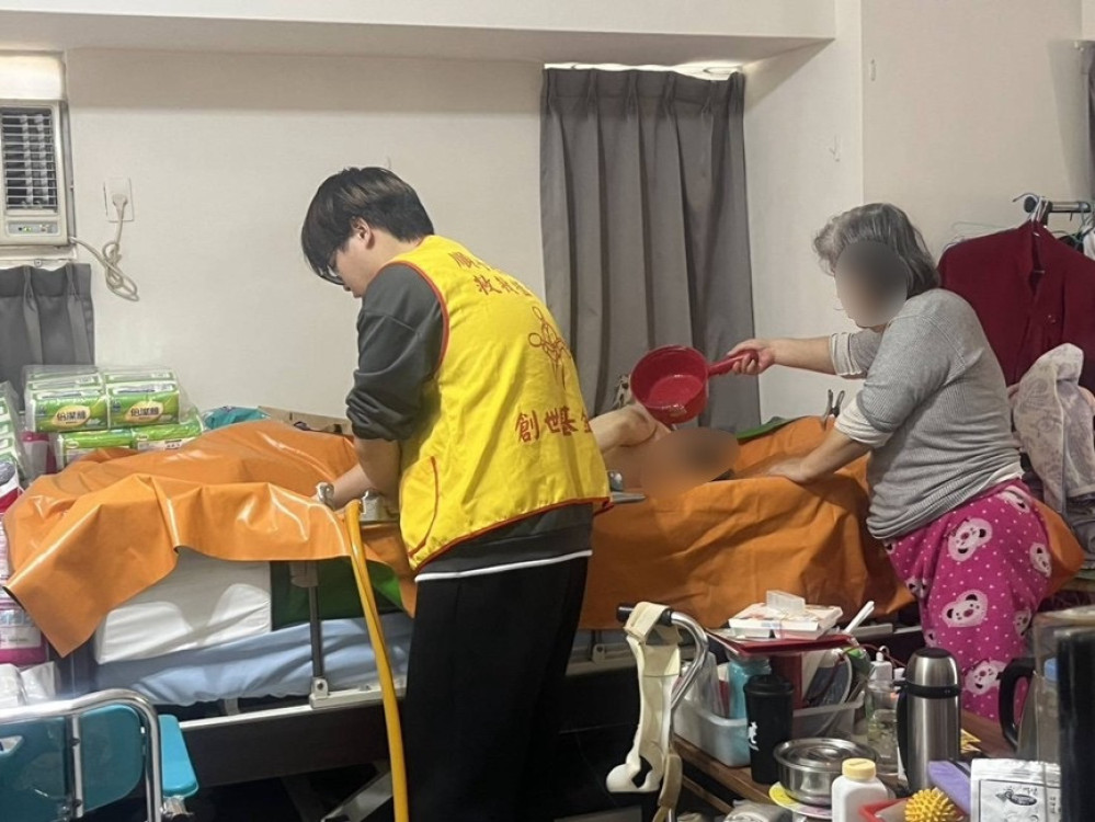 自幼耳濡目染　20歲青年走入創世桃園院關懷服務植物人家庭