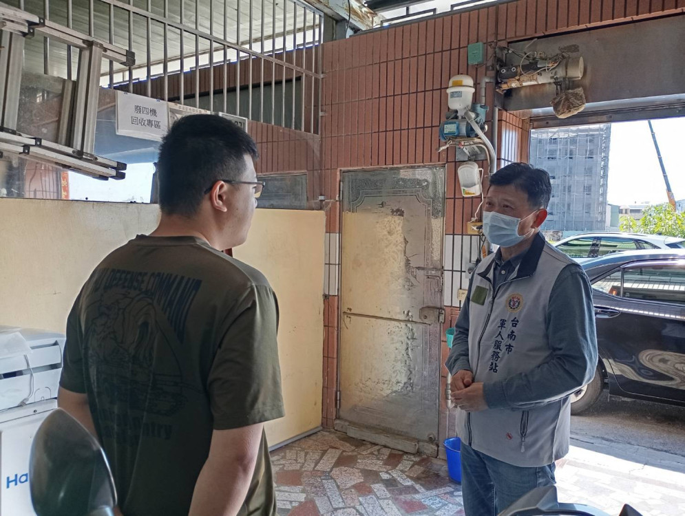 南市軍人服務站慰問住院士官