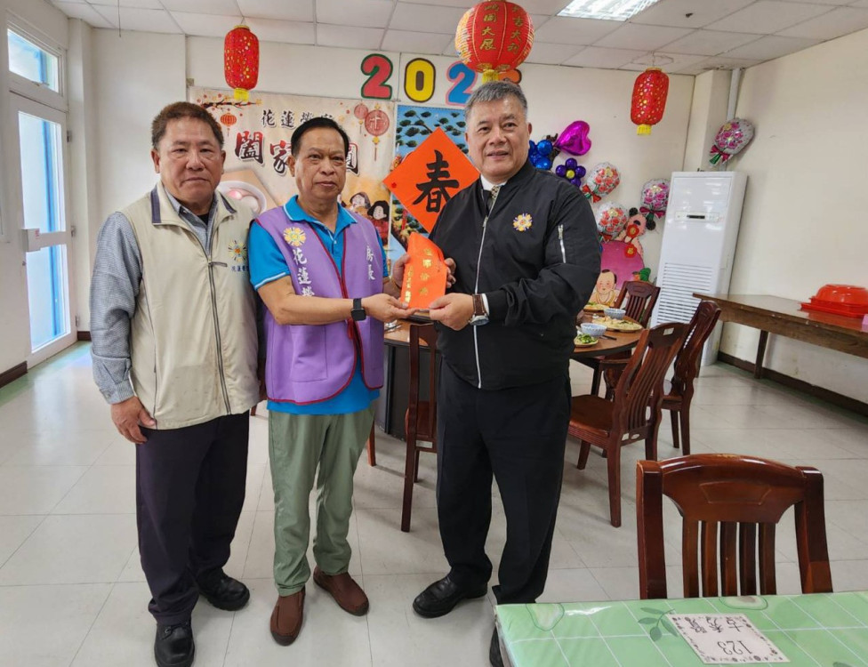 輔導會吳志揚視導花蓮榮家重點工程及頒贈加菜金
