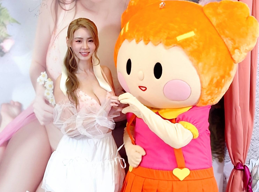 啦啦隊女神短今挑戰出道最大尺度　EASY SHOP宣布「地表最強續約」