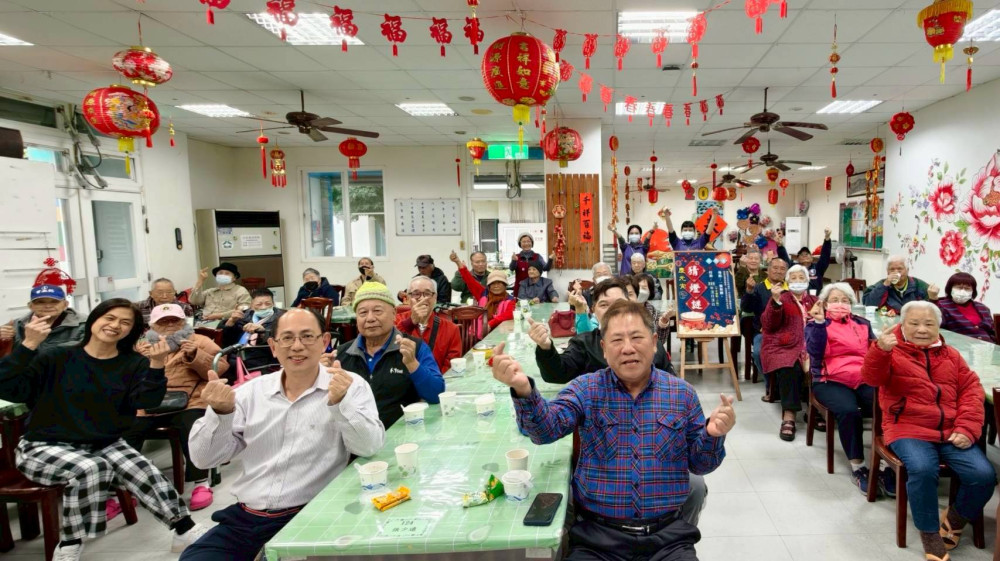 花蓮榮家元宵長輩鬥志猜燈謎 大啖湯圓慶團圓  