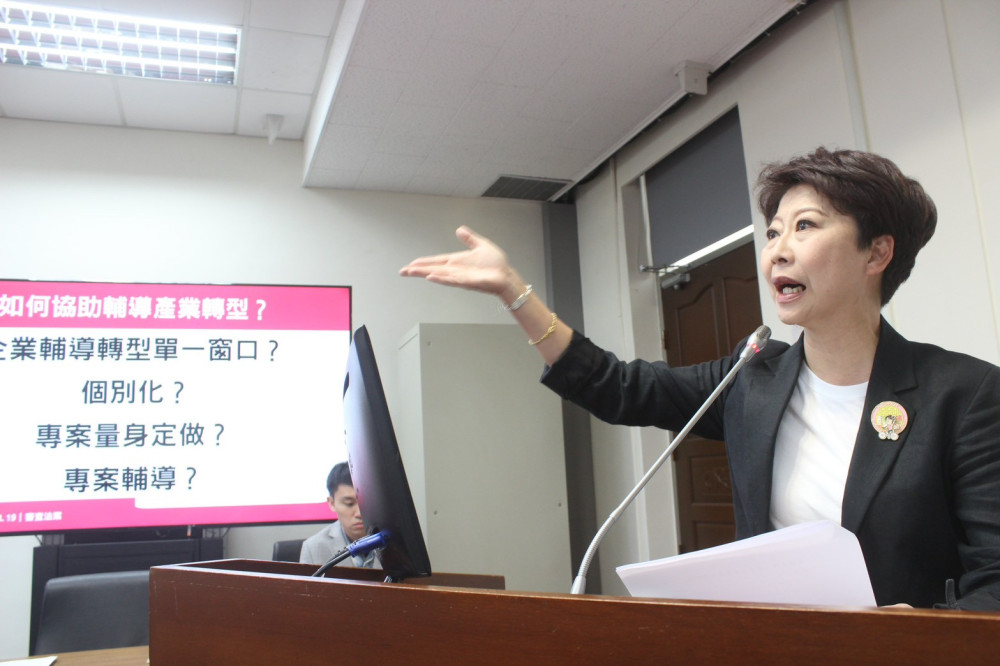 立委陳亭妃立院強力質詢：台南產業轉型補助「看得到吃不到」 揪出聯繫平台漏接民間工業區