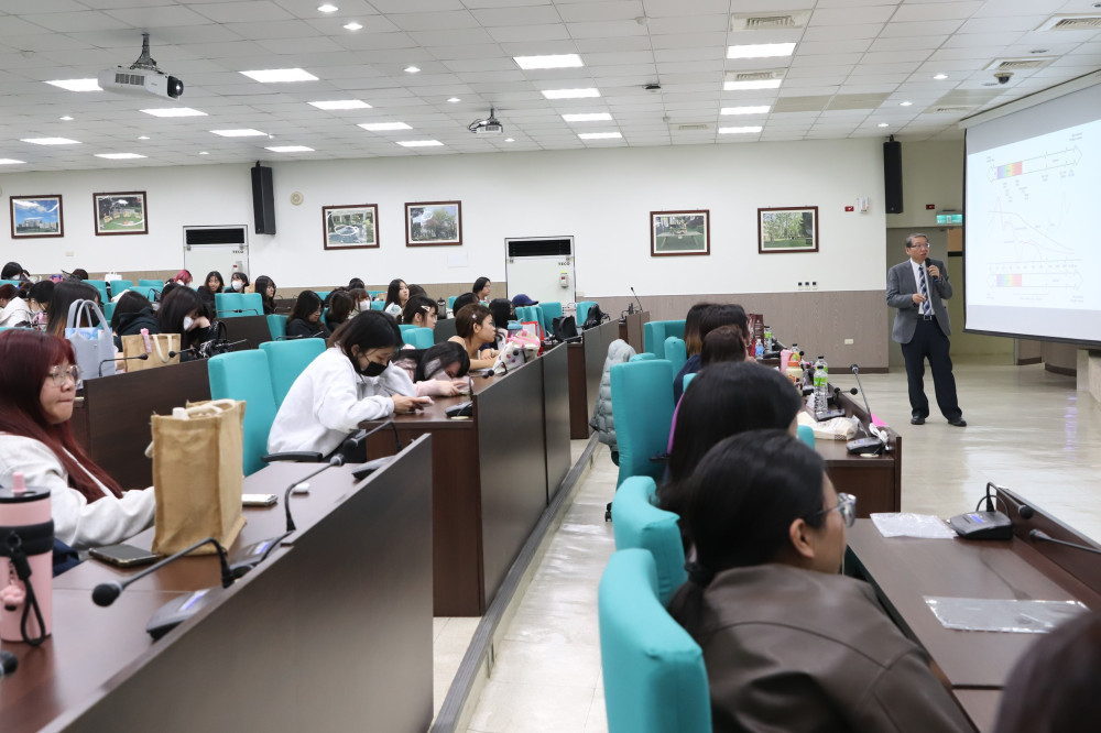 許乃仁醫師蒞中華醫大開講：醫學美容基礎與皮膚健康管理