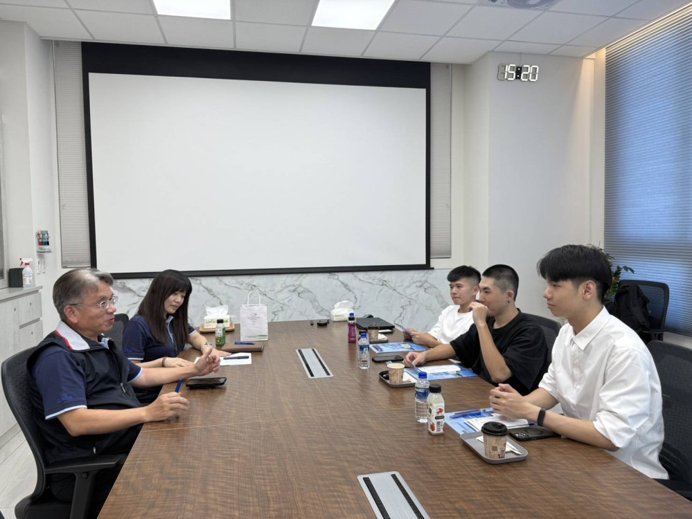 南臺科大流行音樂產業系畢業巡演 產學攜手亞克先進新典範