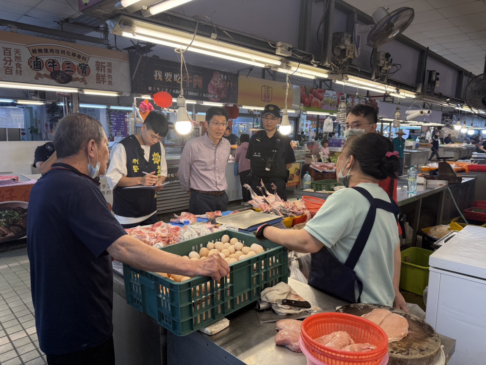 臺南檢察署訪市場 宣導防範塑膠袋囤積哄抬